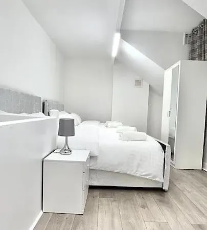Nice And Comfy House * Leeds (West Yorkshire)